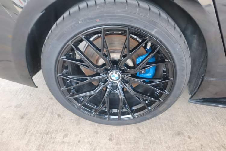 Used BMW 5 Series 2022 Updated 530i M Sport Package Right Rear Wheel Hub