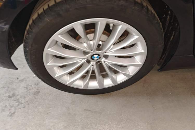 Used BMW 5 Series 2022 Restyled 525Li Luxury Package Right Rear Wheel Hub