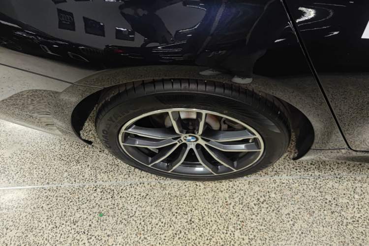 Used BMW 5 Series 2022 Restyled 525Li M Sport Package Right Rear Wheel Hub