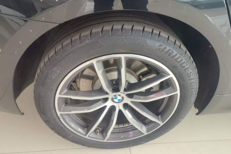 Used BMW 5 Series 2022 Restyled 525Li M Sport Package Right Rear Wheel Hub