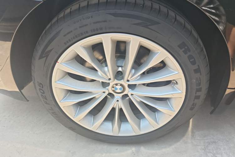 Used BMW 5 Series 2022 Restyled 525Li Luxury Package Right Rear Wheel Hub