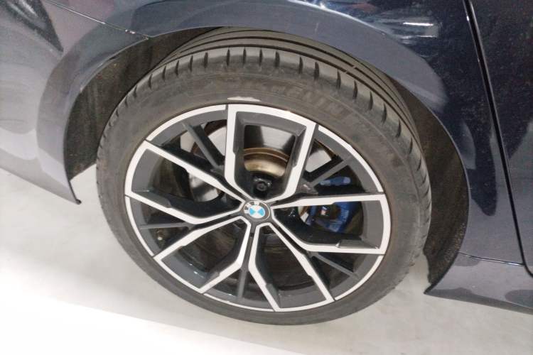 Used BMW 5 Series 2022 530i M Sport Package Right Rear Wheel Hub