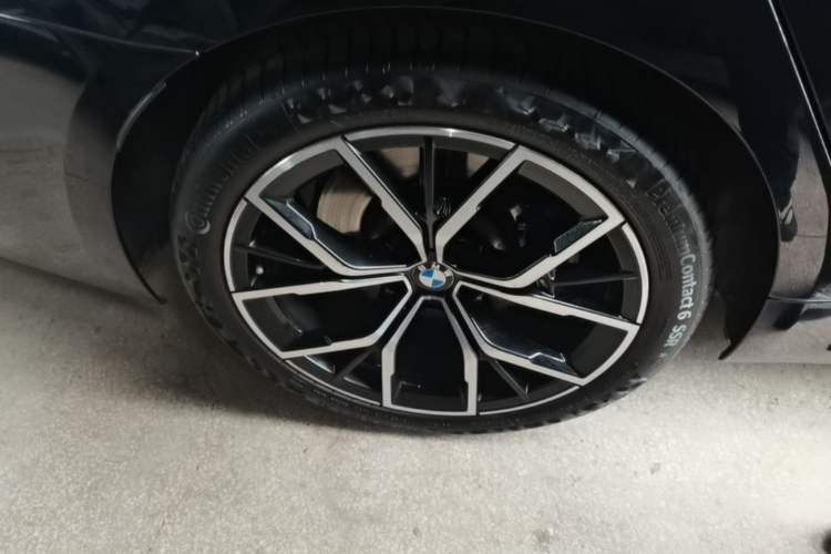 Used BMW 5 Series 2022 Second Facelift 530i M Sport Package Right Rear Wheel Hub