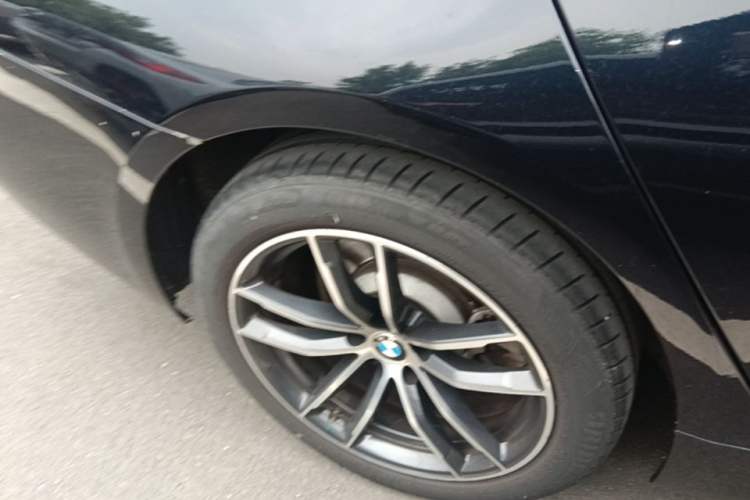 Used BMW 5 Series 2022 Second Facelift 525Li M Sport Package Right Rear Wheel Hub