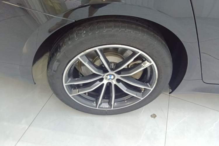 Used BMW 5 Series 2022 Restyled 525Li M Sport Package Right Rear Wheel Hub