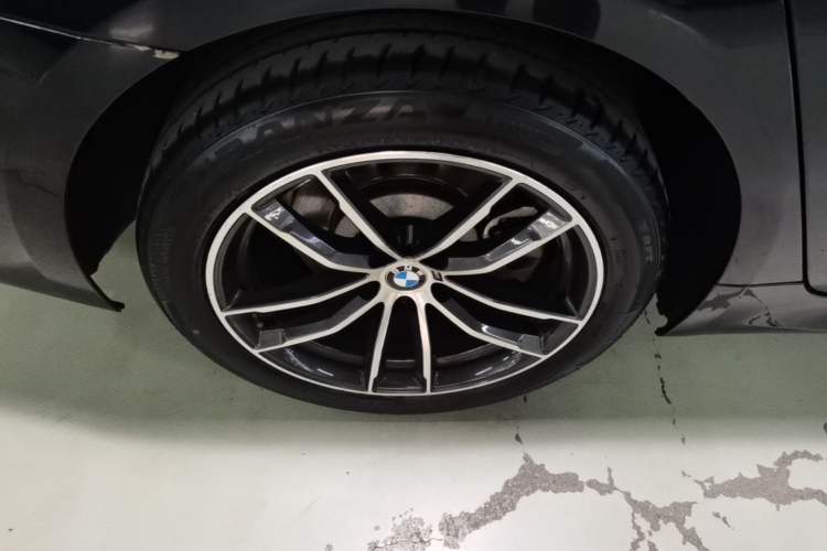 Used BMW 5 Series 2022 Second Facelift 525Li M Sport Package Right Rear Wheel Hub