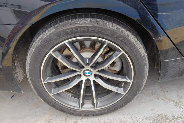 Used BMW 5 Series 2022 Restyled 525Li M Sport Package Right Rear Wheel Hub