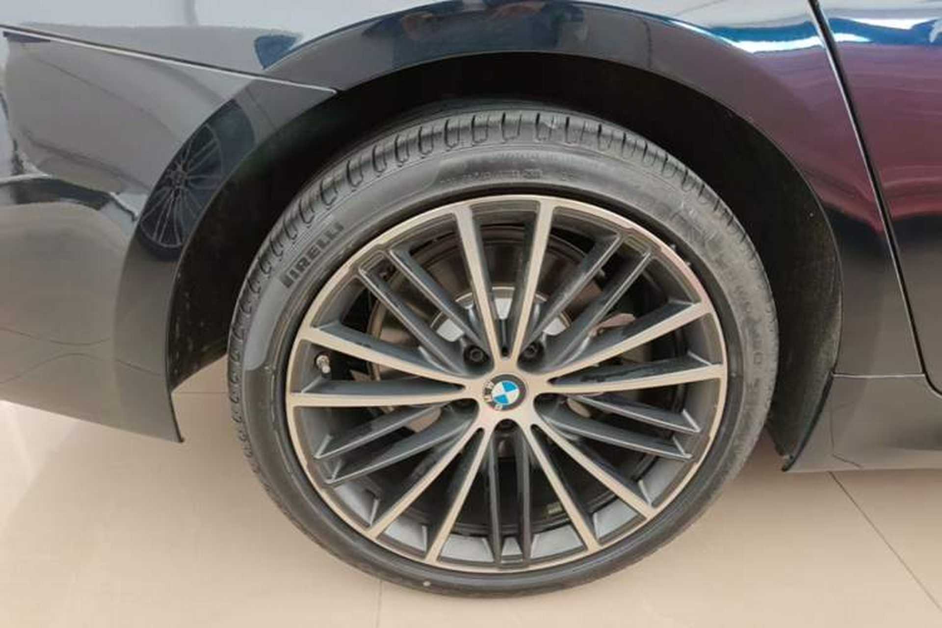 Used BMW 5 Series 2022 Second Facelift 530Li xDrive M Sport Package Right Rear Wheel Hub