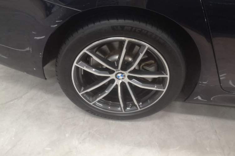 Used BMW 5 Series 2022 Restyled 525i M Sport Package Right Rear Wheel Hub