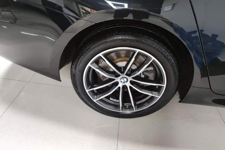 Used BMW 5 Series 2022 Restyled 525Li M Sport Package Right Rear Wheel Hub