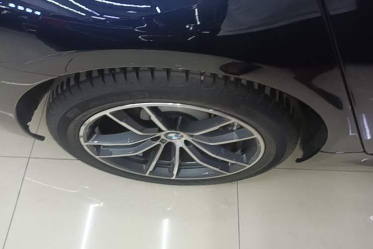 Used BMW 5 Series 2022 Second Facelift 525Li M Sport Package Right Rear Wheel Hub