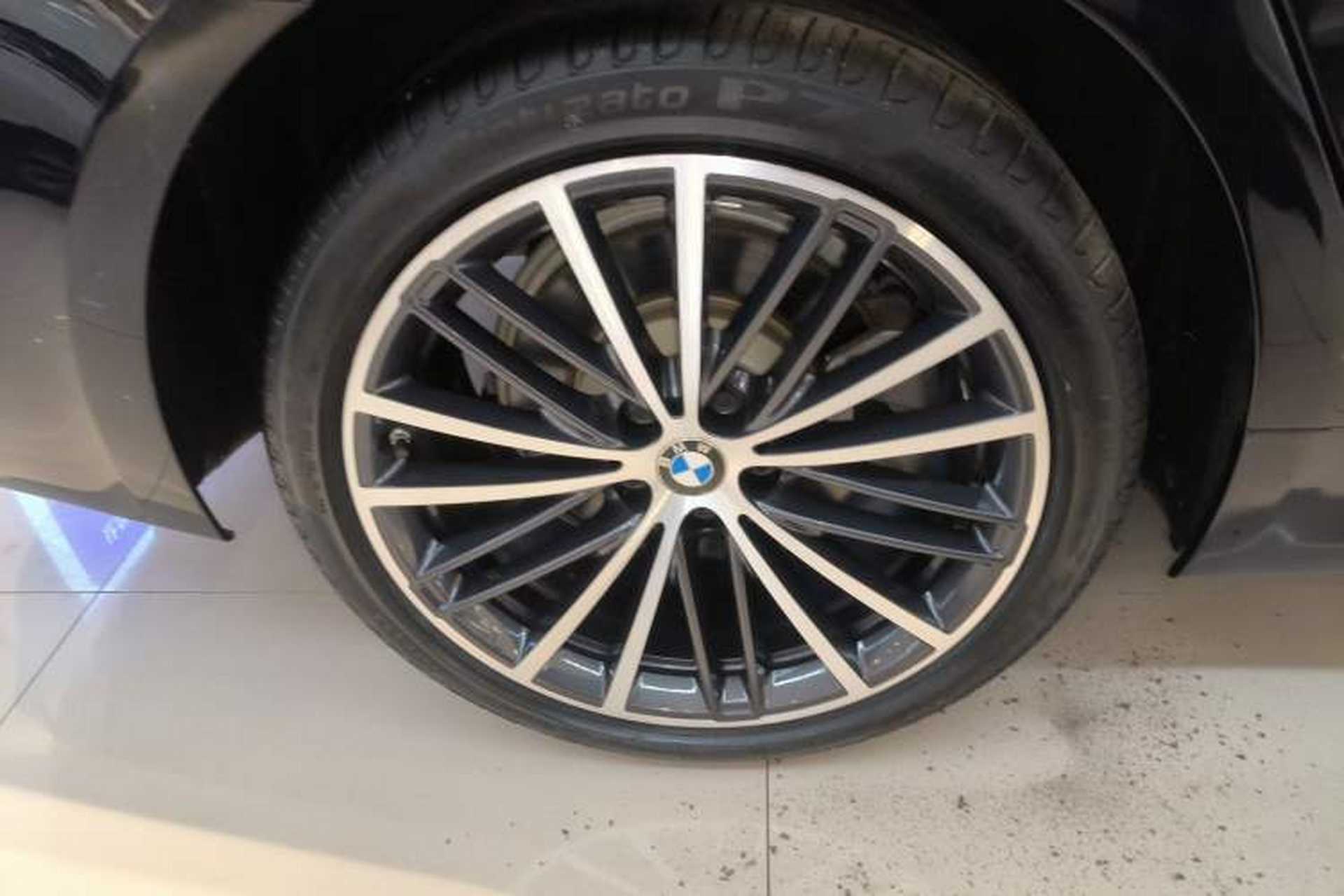 Used BMW 5 Series 2022 Restyled 530Li Leading Edition M Sport Package Right Rear Wheel Hub