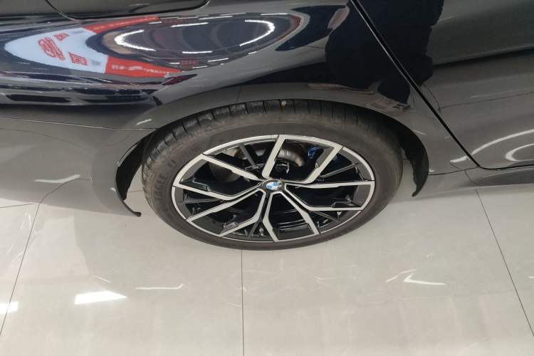 Used BMW 5 Series 2022 Second Facelift 530i M Sport Package Right Rear Wheel Hub