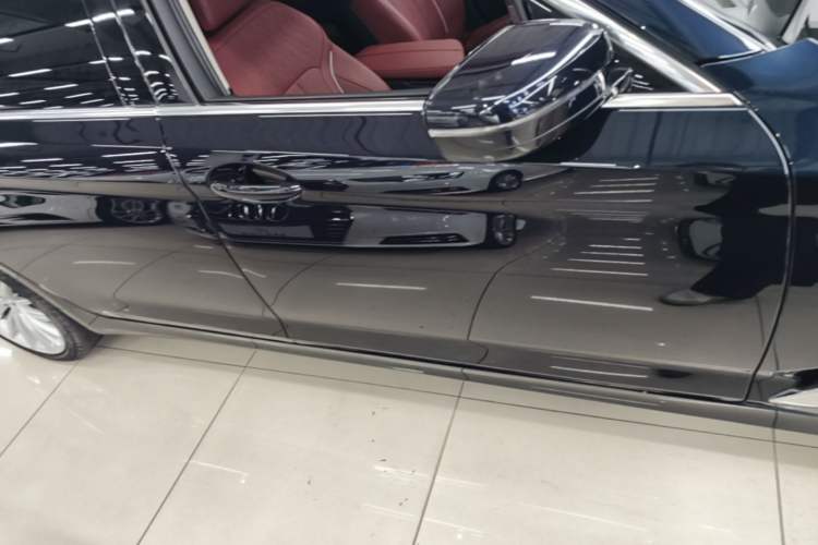 Used BMW 5 Series 2022 Second Facelift 530Li Executive Luxury Package Right Side Sill