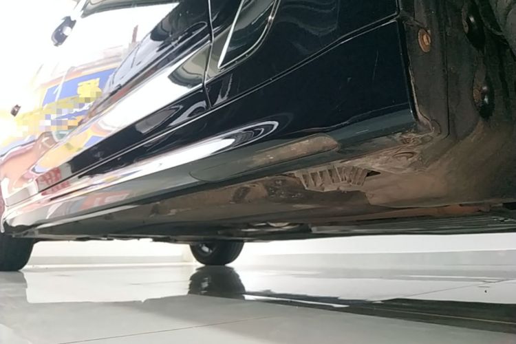 Used BMW 5 Series 2022 Second Facelift 525Li M Sport Package Right Side Sill