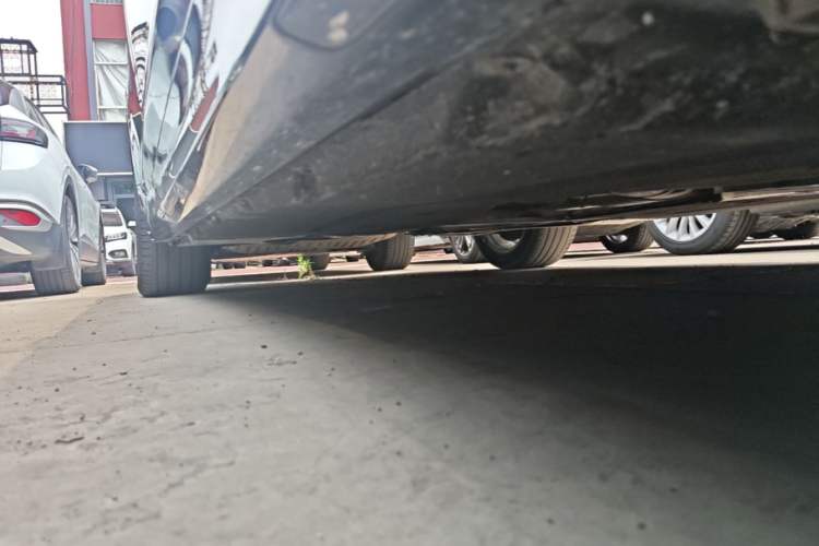 Used BMW 5 Series 2022 Restyled 525Li Luxury Package Right Side Sill