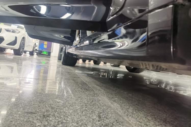Used BMW 5 Series 2022 Second Facelift 530i M Sport Package Right Side Sill