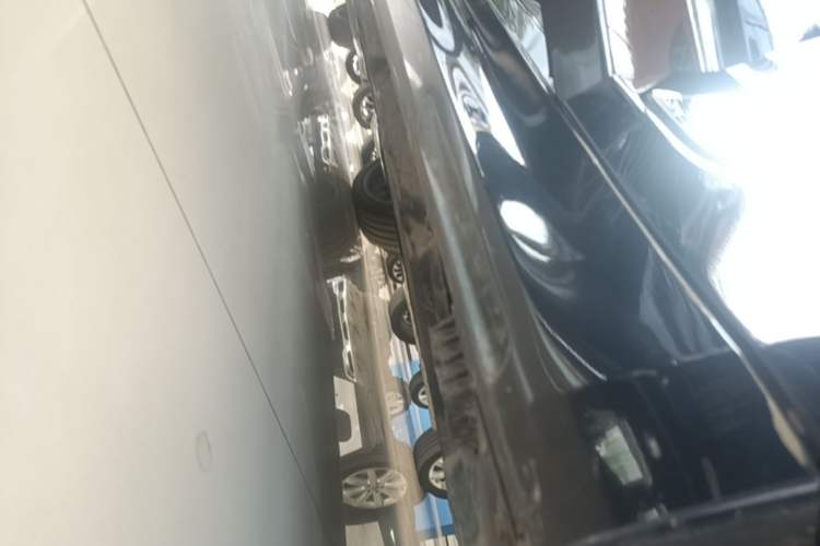 Used BMW 5 Series 2022 Second Facelift 530Li Leading Edition M Sport Package Right Side Sill