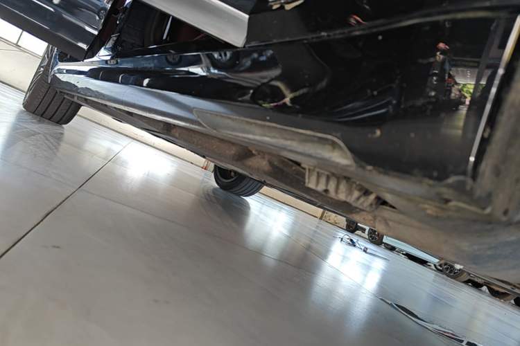 Used BMW 5 Series 2022 Restyled 530Li Leading Edition M Sport Package Right Side Sill