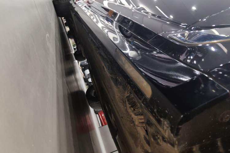 Used BMW 5 Series 2022 Restyled 525Li Luxury Package Right Side Sill