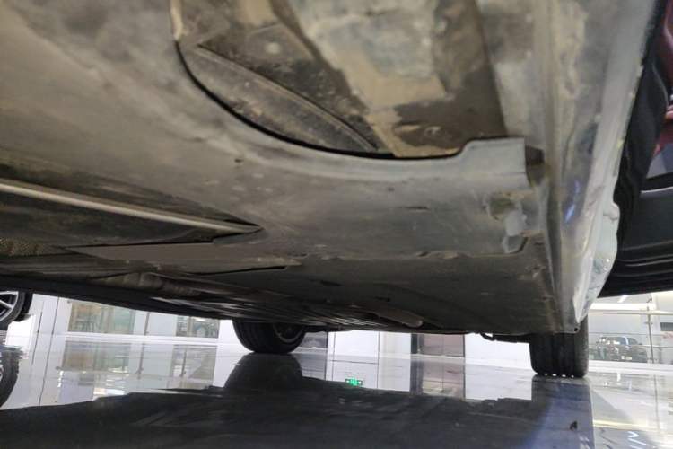 Used BMW 5 Series 2022 Second Facelift 530Li Leading Edition M Sport Package Right Side Sill
