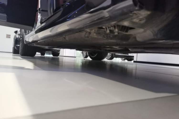 Used BMW 5 Series 2022 Restyled 530Li Leading Edition M Sport Package Right Side Sill