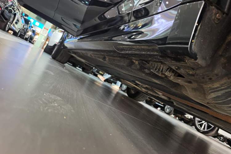 Used BMW 5 Series 2022 Restyled 525Li M Sport Package Right Side Sill