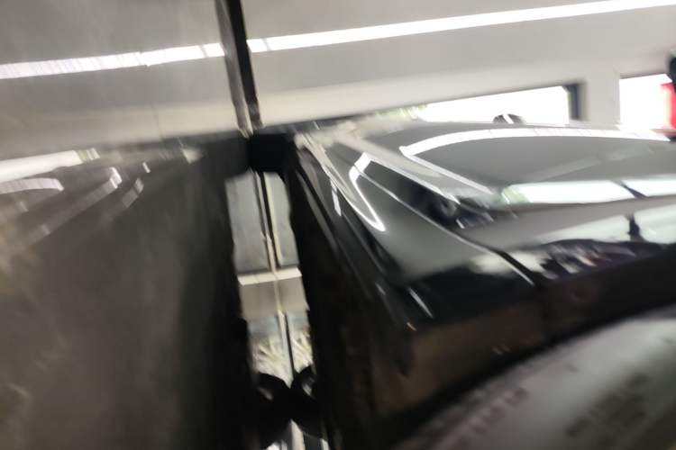 Used BMW 5 Series 2022 525Li M Sport Package Right Side Sill