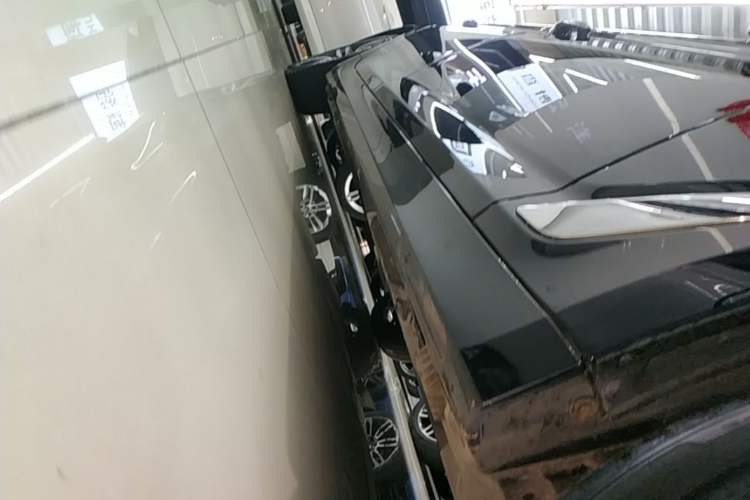 Used BMW 5 Series 2022 Updated 530Li Leading Edition Luxury Package Right Side Sill