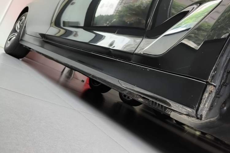 Used BMW 5 Series 2022 Updated 530Li Leading Edition Luxury Package Right Side Sill