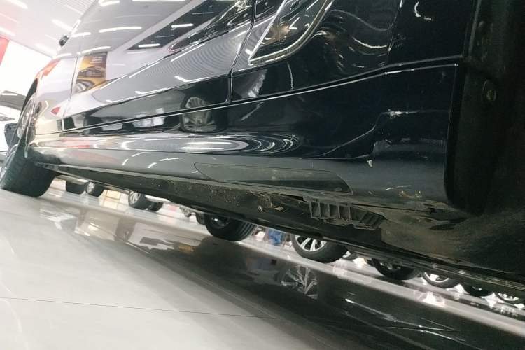 Used BMW 5 Series 2022 Second Facelift 525Li M Sport Package Right Side Sill
