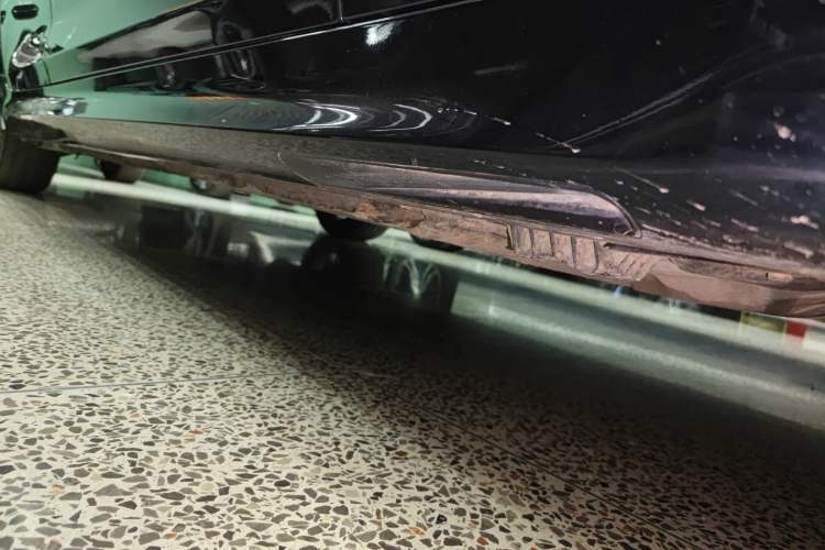 Used BMW 5 Series 2022 Restyled 525Li M Sport Package Right Side Sill