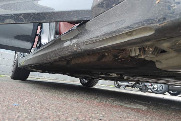 Used BMW 5 Series 2022 Second Facelift 530Li Leading Edition M Sport Package Right Side Sill