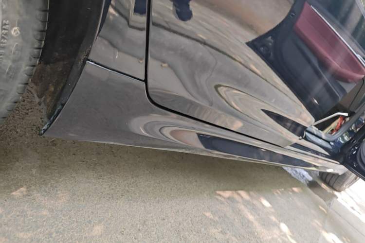 Used BMW 5 Series 2022 Restyled 530Li Leading Edition M Sport Package Right Side Sill