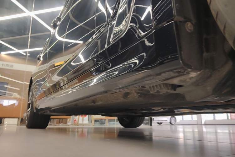 Used BMW 5 Series 2022 Revised Version 3 530Li Luxury Edition M Sport Package Right Side Sill