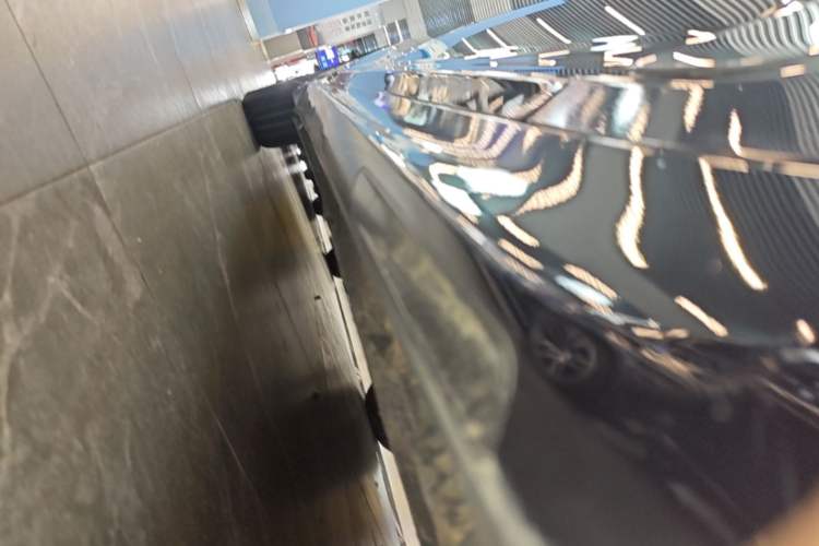 Used BMW 5 Series 2022 Restyled 525Li M Sport Package Right Side Sill