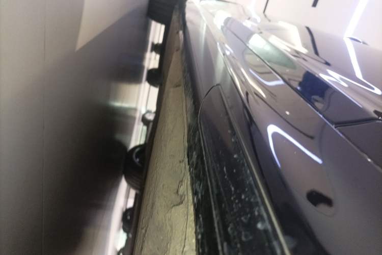 Used BMW 5 Series 2022 Second Facelift 530Li Leading Edition M Sport Package Right Side Sill