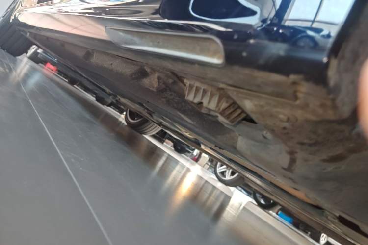 Used BMW 5 Series 2022 Second Facelift 530Li Luxury Version M Sport Package Right Side Sill