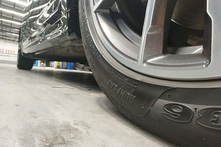 Used BMW 5 Series 2022 Second Facelift 525Li M Sport Package Right Side Sill