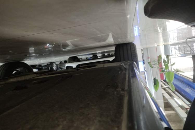 Used BMW 5 Series 2022 530Li Leading Luxury Package Right Side Sill