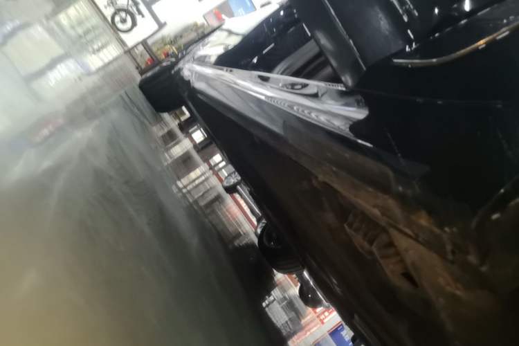 Used BMW 5 Series 2022 530Li Leading Model M Sport Package Right Side Sill