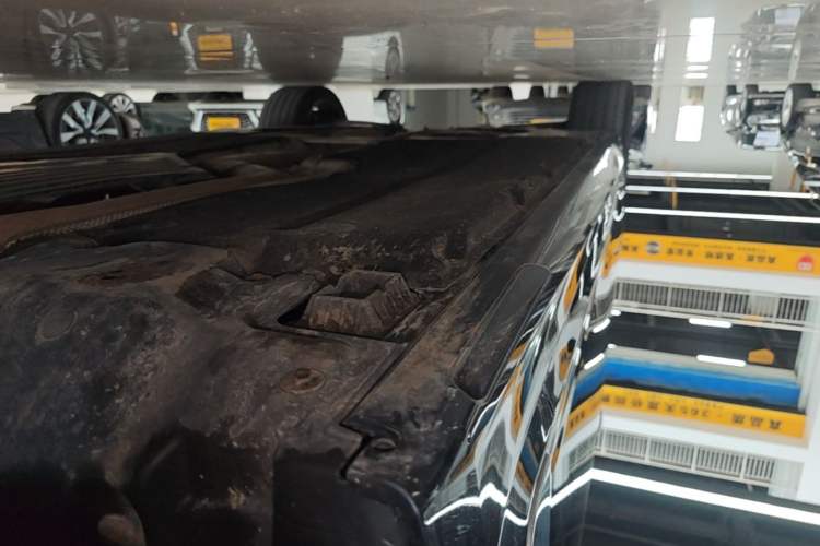 Used BMW 5 Series 2022 530Li Executive M Sport Package Right Side Sill