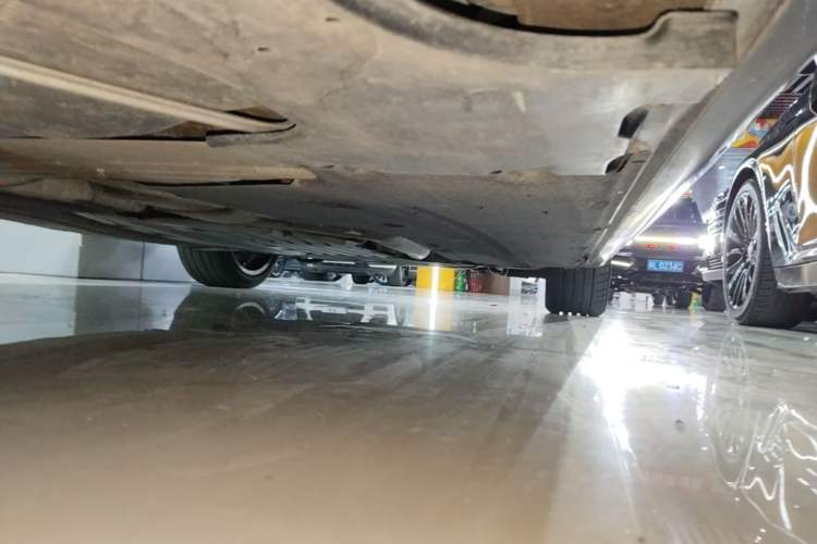 Used BMW 5 Series 2022 Second Facelift 530Li Leading Edition M Sport Package Right Side Sill