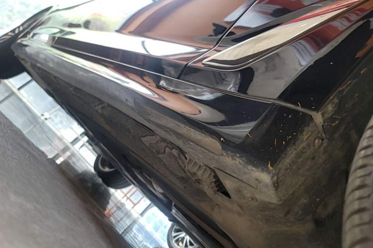 Used BMW 5 Series 2022 Second Facelift 530Li Leading Edition M Sport Package Right Side Sill
