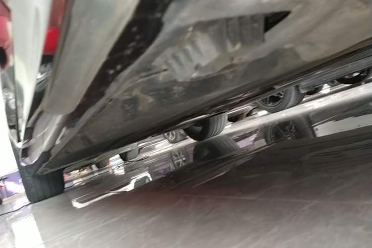 Used BMW 5 Series 2022 Restyled 530Li Leading Edition M Sport Package Right Side Sill