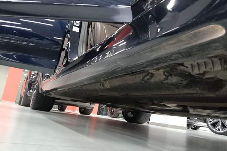 Used BMW 5 Series 2022 Revised Version 3 530Li Luxury Edition M Sport Package Right Side Sill