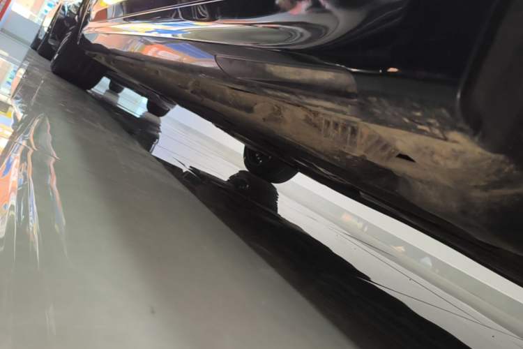 Used BMW 5 Series 2022 Restyled 530Li Leading Edition M Sport Package Right Side Sill