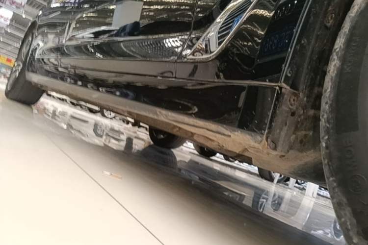 Used BMW 5 Series 2022 Second Facelift 530Li Leading Edition Luxury Package Right Side Sill