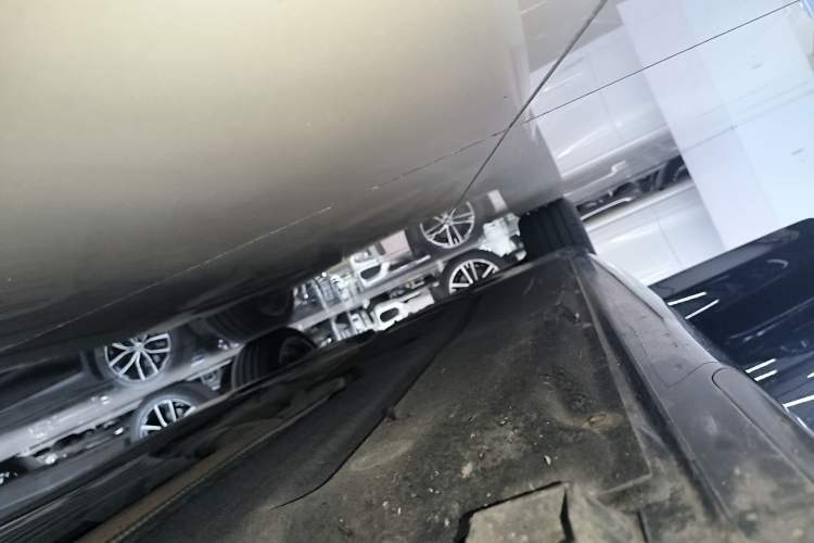 Used BMW 5 Series 2022 Second Facelift 530Li Leading Edition M Sport Package Right Side Sill