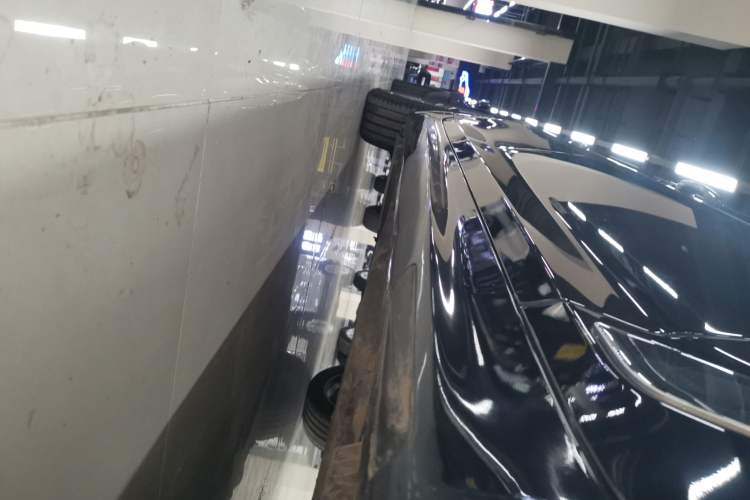 Used BMW 5 Series 2022 Restyled 525Li M Sport Package Right Side Sill